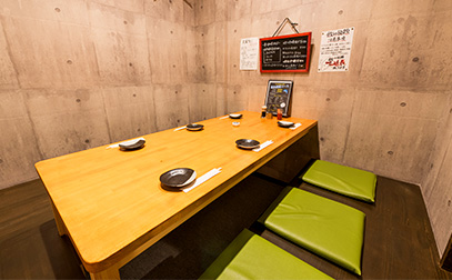 6名様の掘りごたつ席足を伸ばしてゆっくりと